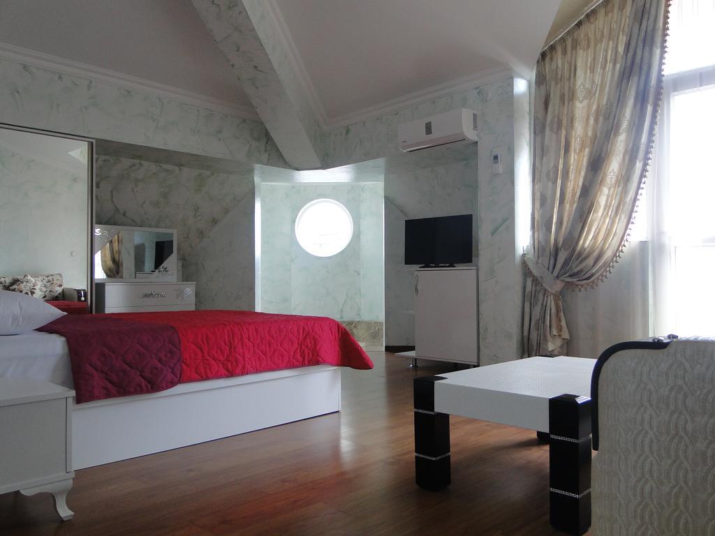 Hotel Family Батуми Экстерьер фото