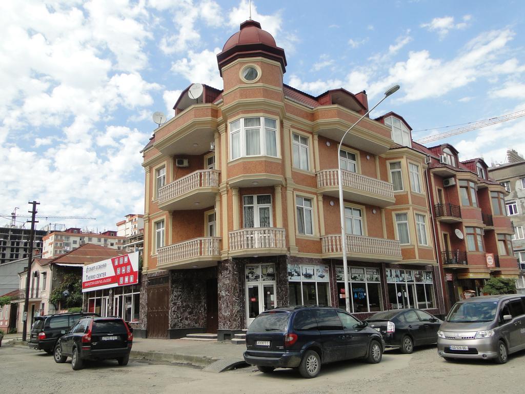 Hotel Family Батуми Экстерьер фото