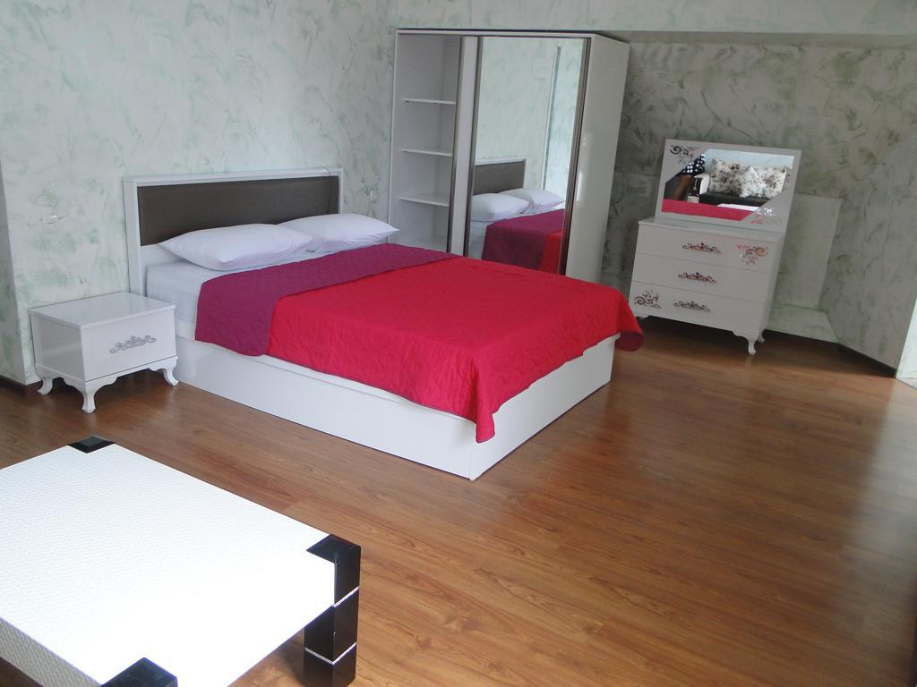 Hotel Family Батуми Экстерьер фото